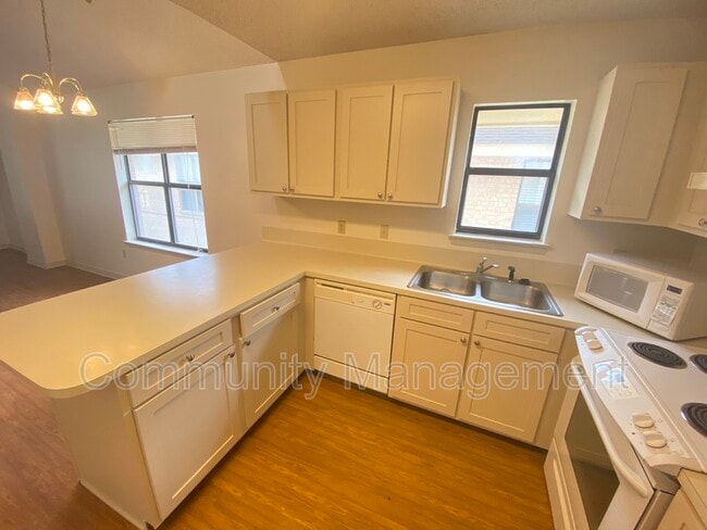 Foto del edificio - 5131 Butter Creek Ln