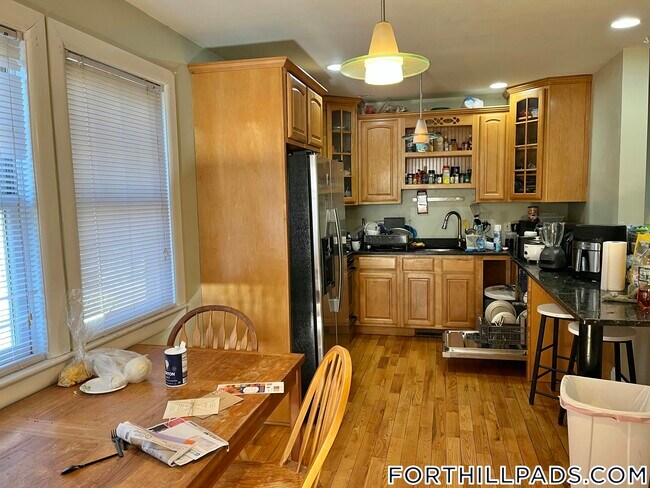 Building Photo - 21 Dorr St