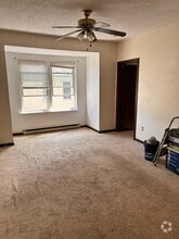 Building Photo - 752 Middle St