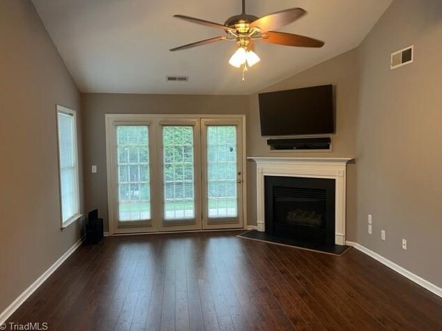 Foto del edificio - 7536 Riverside Ct