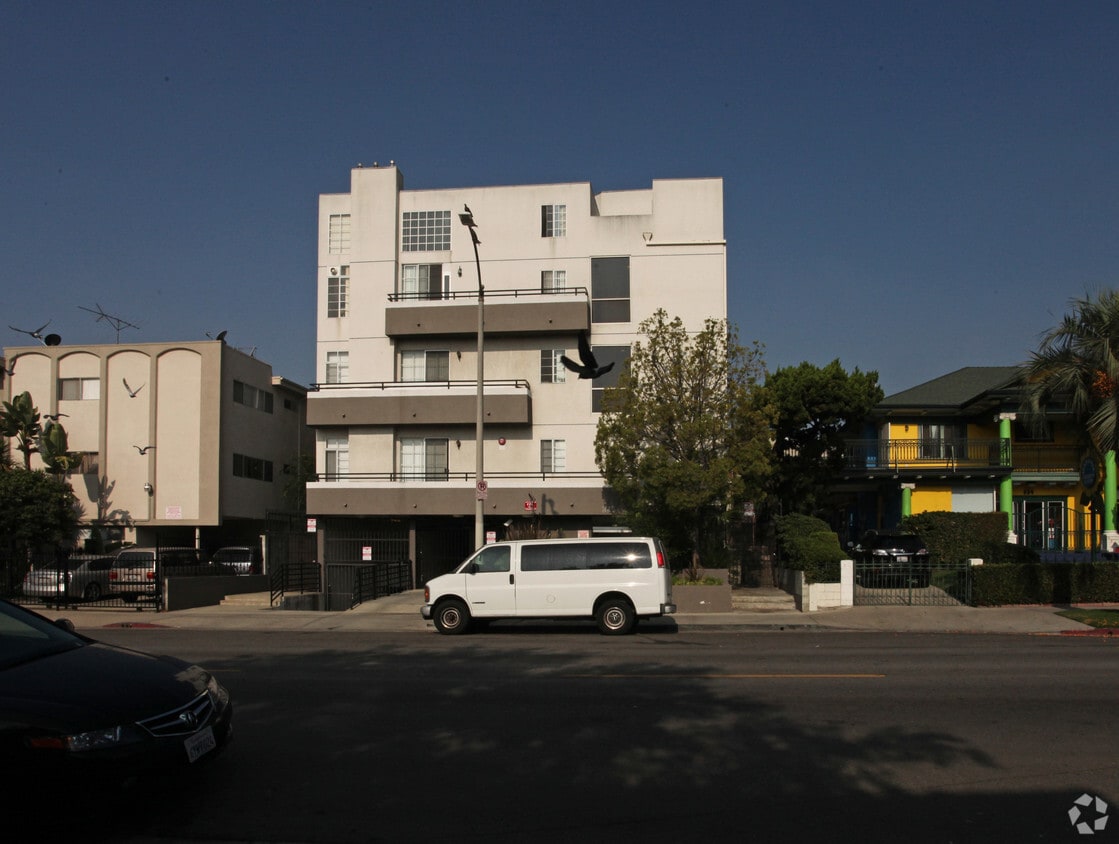 Building Photo - 345 S Oxford Ave