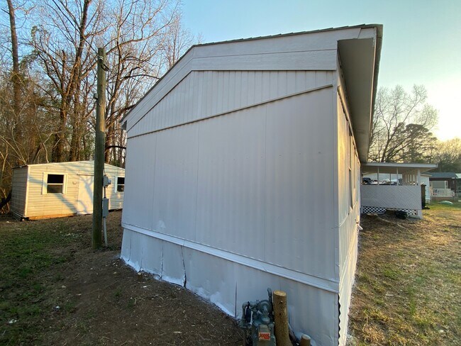 Foto del edificio - 114 Skyland Dr E