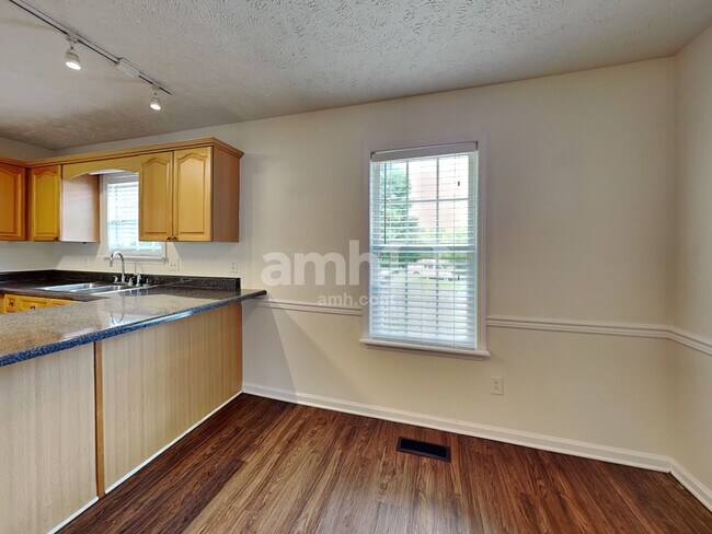 Foto del edificio - 643 Glenties Dr