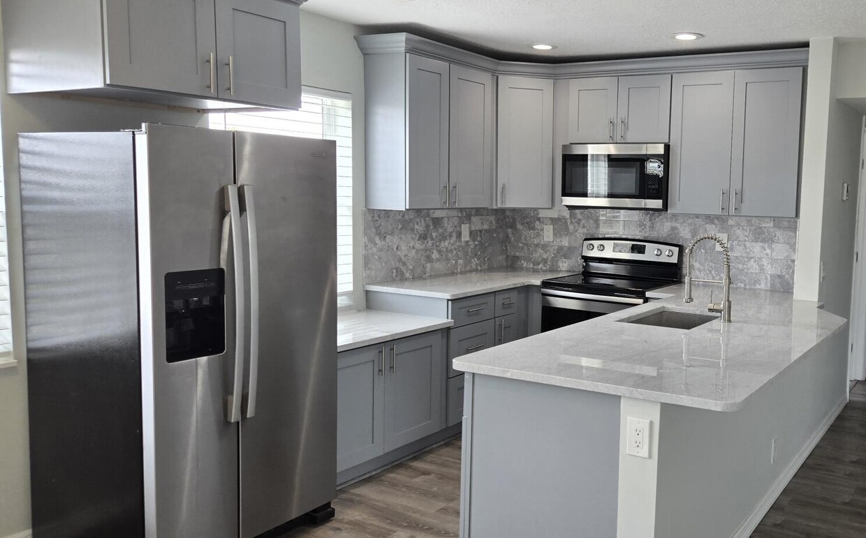Foto principal - 192 Normandy Ln
