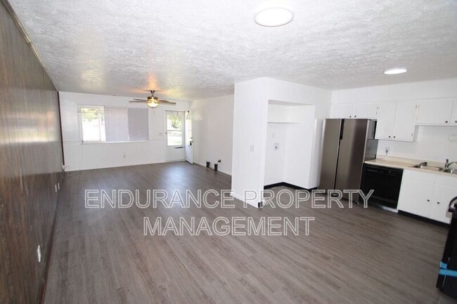 Building Photo - 2511 Lincoln Ave