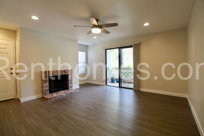 Foto del edificio - Penasquitos, 9306 Twin Trails Dr #101, Rem...