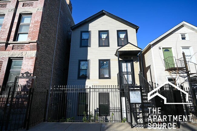 Foto del edificio - 1142 W 17th Pl