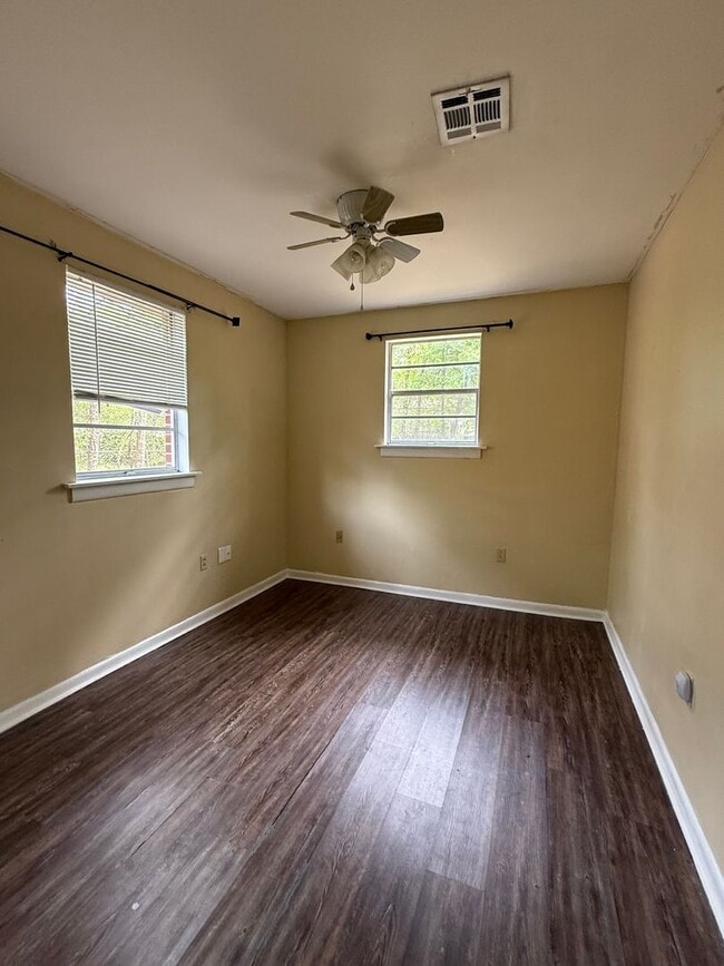 Building Photo - Room To Stretch