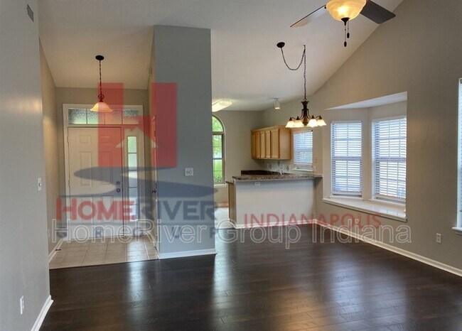 Building Photo - 10284 Lakeland Dr