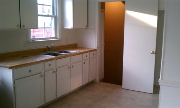 Building Photo - 15145 Sprenger Ave