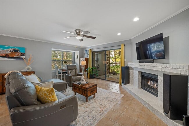 Building Photo - 1135 Barton Hills Dr