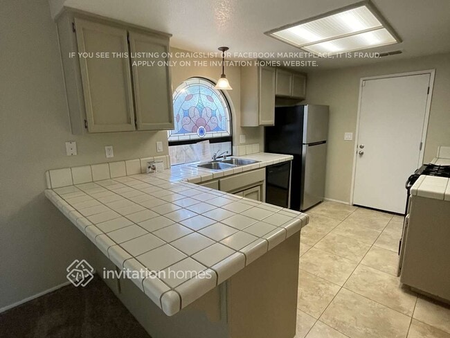 Building Photo - 3704 Pinehill Way