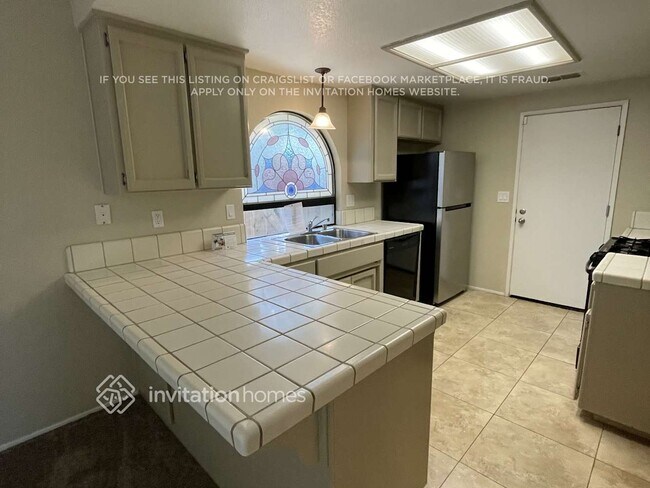 Foto del edificio - 3704 Pinehill Way