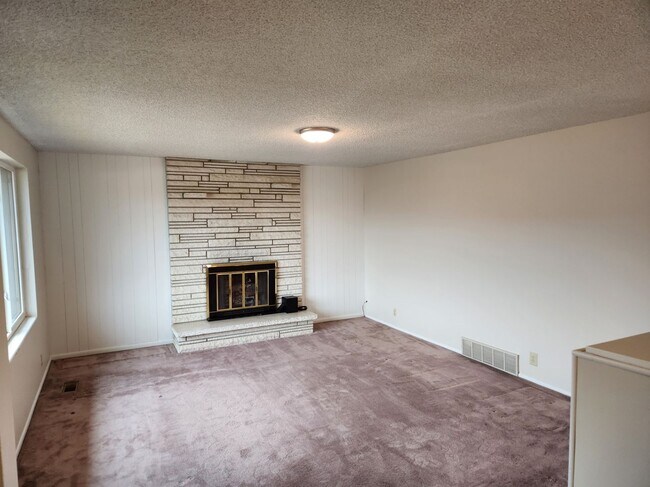 Foto del edificio - Great 4 Bd 2 Ba Home in Taylorsville