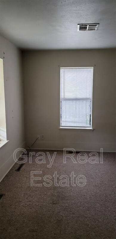 Foto del edificio - 1031 E 8th St