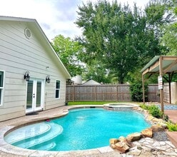 Building Photo - 24914 Aughton Ct