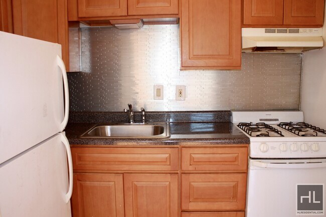 Foto del edificio - Bedstuy 2BR next to Halsey & Broadway