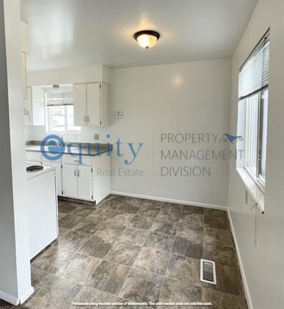 Foto del edificio - 549 Stringham Ave