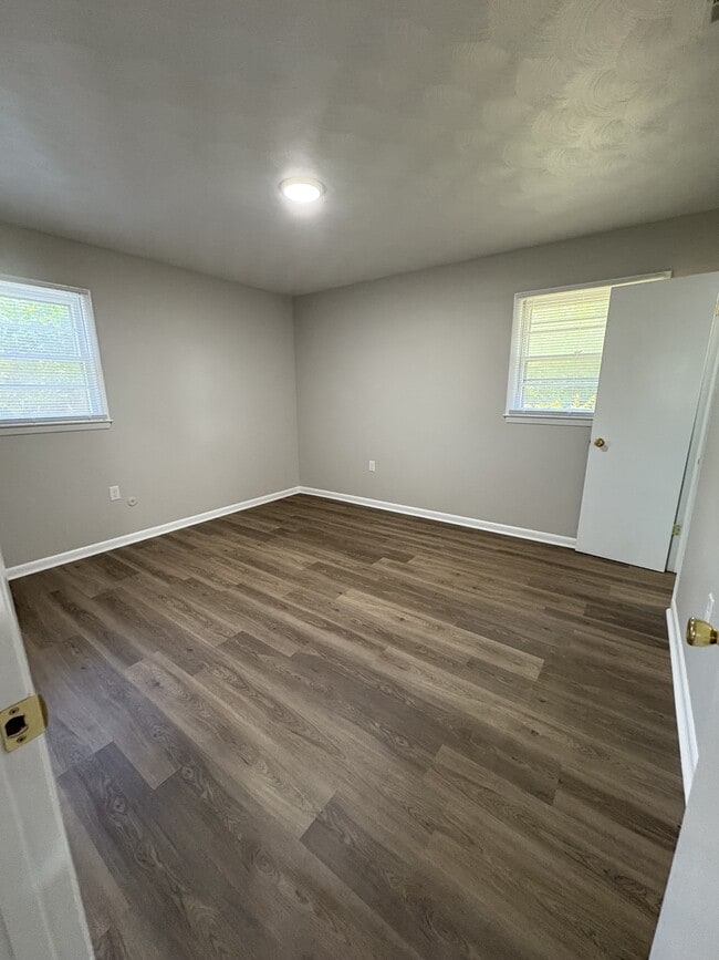 Building Photo - 603 Waters Dr