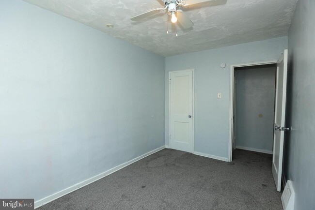 Foto del edificio - 1024 Burnside Rd