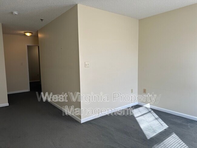 Foto del edificio - 104 N 8th St