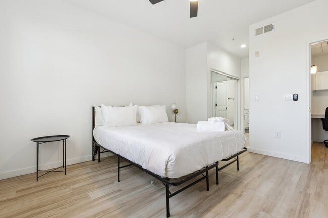 Foto del edificio - 9450 W Cabela Dr