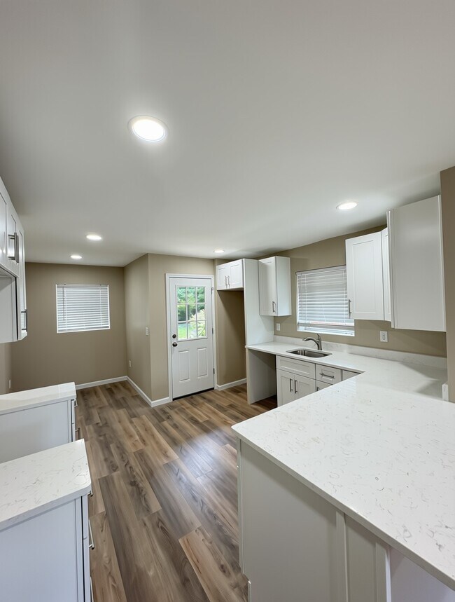 Foto del edificio - 5125 Highview Dr