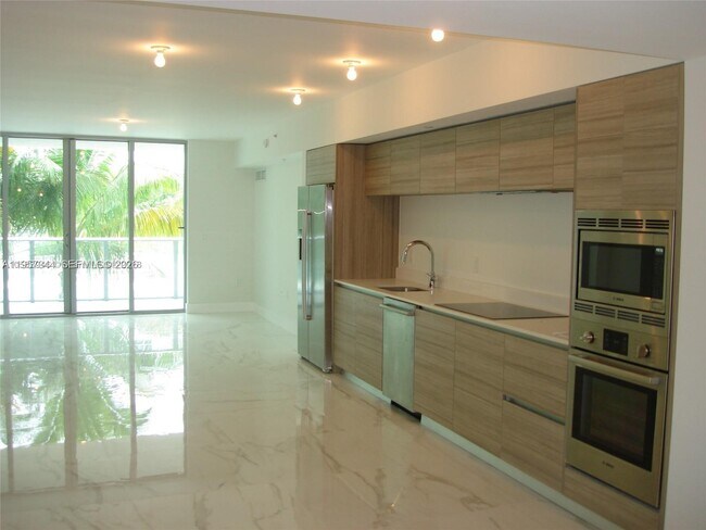 Foto del edificio - 6620 Indian Creek Dr