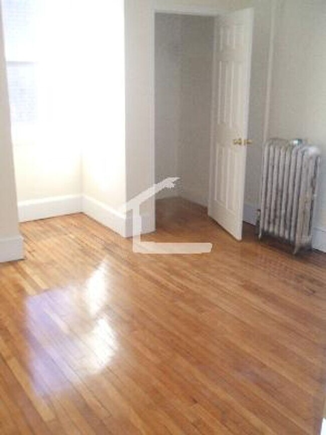 Building Photo - 311 St Paul St