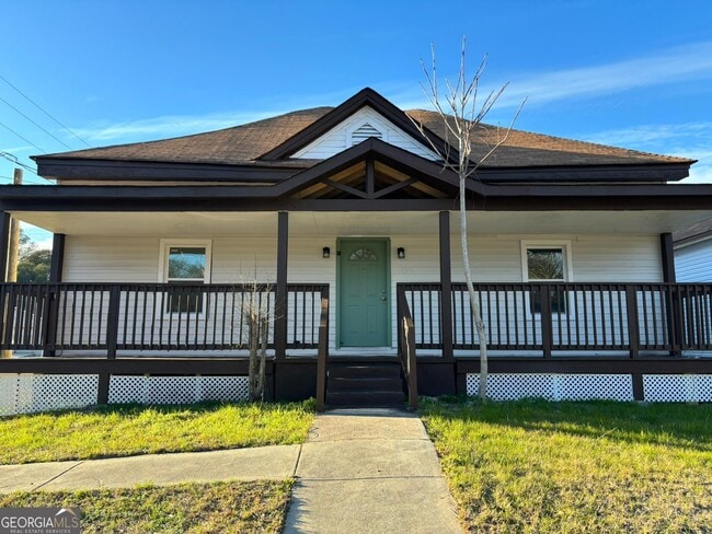 Building Photo - 1195 Lawton Dr
