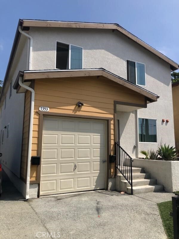 Foto principal - 1351 W 58th St