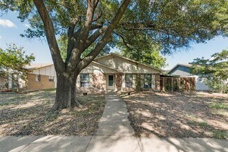 Building Photo - 2426 Denmark Dr