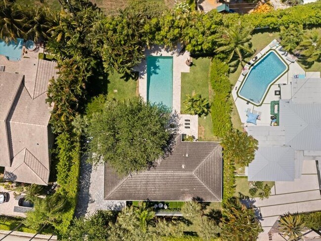 Foto del edificio - 1635 Seabreeze Blvd