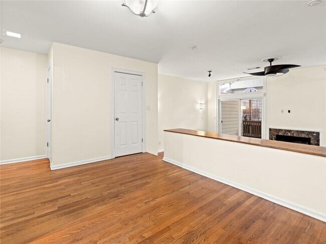Foto del edificio - 206 6th St NE