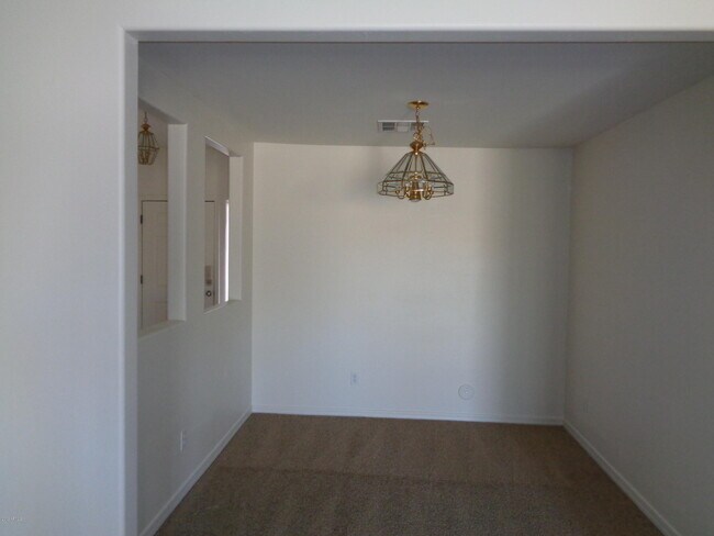 Foto del edificio - 43402 W Oster Dr