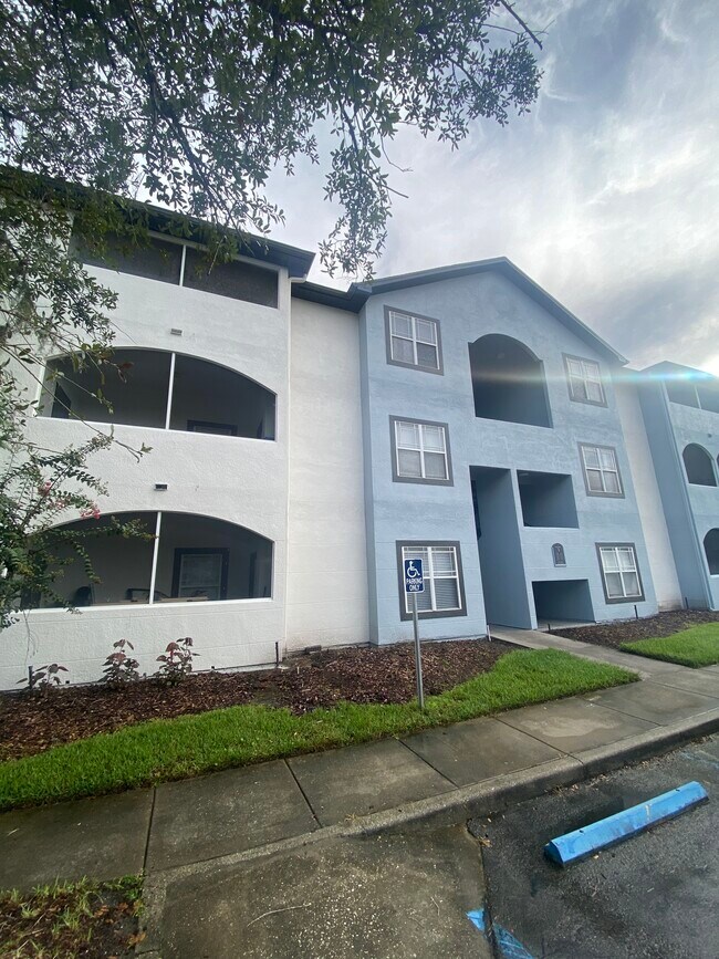 Foto del edificio - 16205 Enclave Village Dr