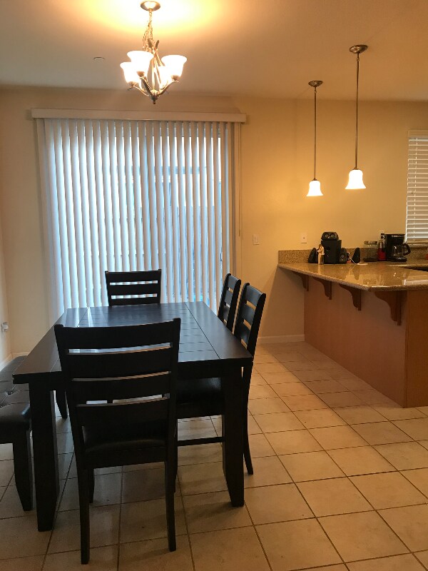 Foto del edificio - 2437 Erickson St