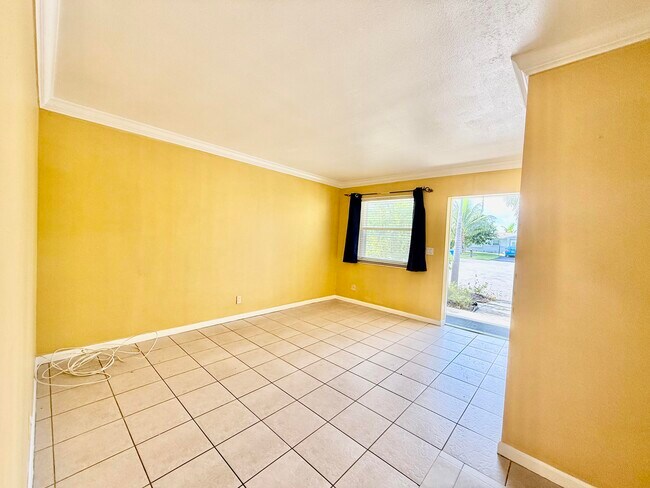 Foto del edificio - 1607 Holly St
