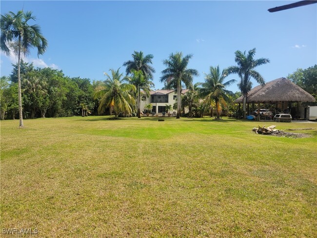 Foto del edificio - 5259 Myrtle Ln