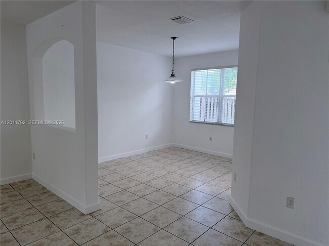Foto del edificio - 8720 NW 111th Ct
