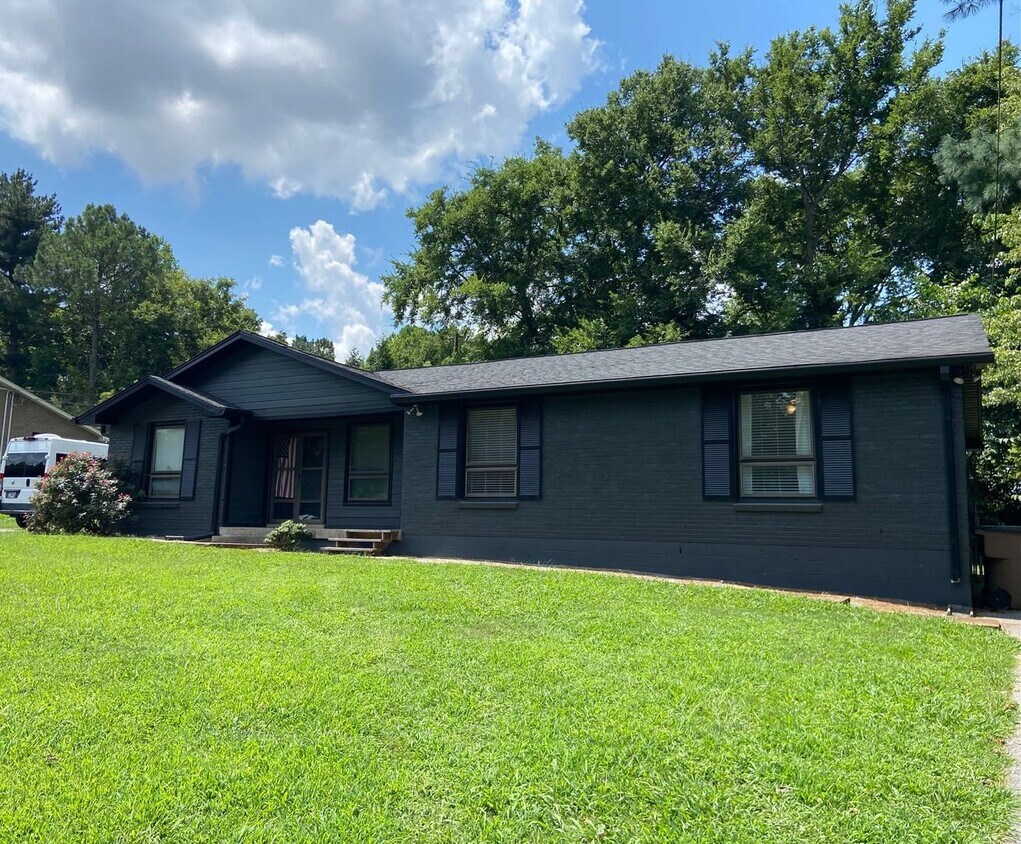 Primary Photo - 3/1 Brick Home in East Nashville Available...