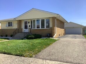 Building Photo - 4920 Cypress Dr