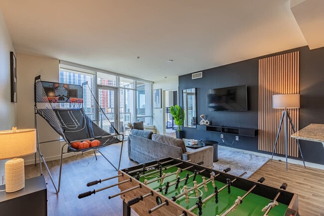 Building Photo - 44 W Monroe St