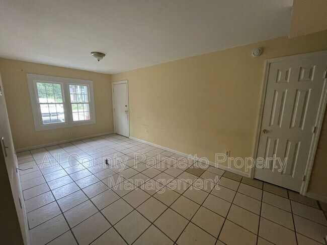 Building Photo - 204 A St