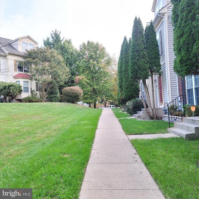 Foto del edificio - 9821 Bon Haven Ln