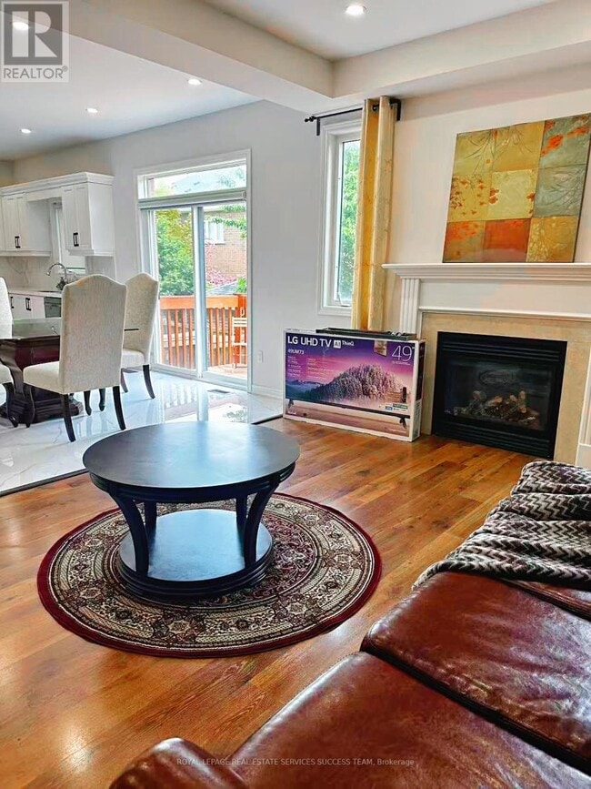 Building Photo - 450 HARKIN Pl