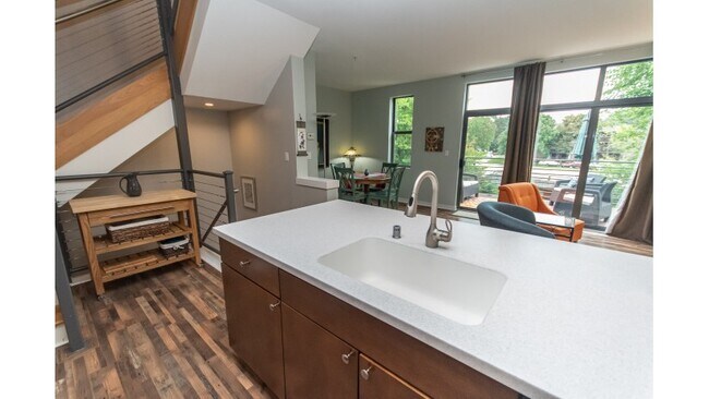 Building Photo - 327 Mill Reserve Dr