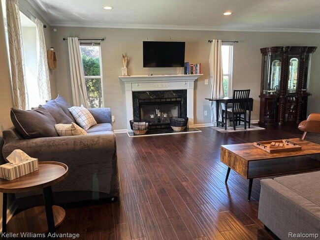 Foto del edificio - 2057 Holly Berry Ln