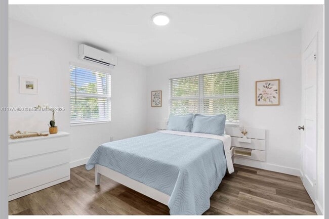 Foto del edificio - 7836 NE Bayshore Ct
