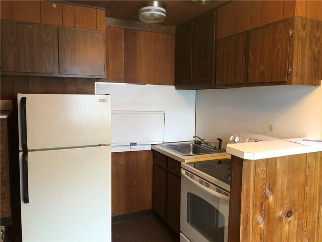 Building Photo - 358 Kingstown Rd